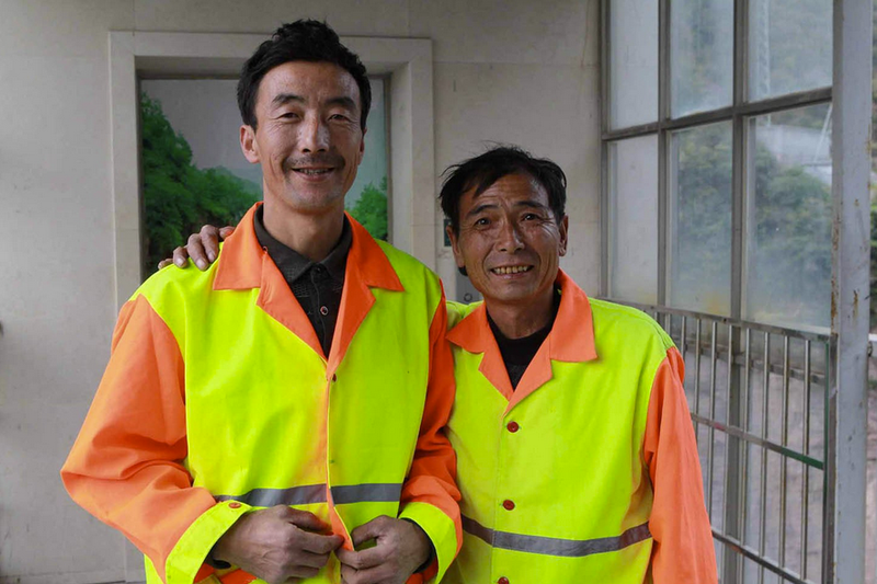 Illustration for article titled Why These Chinese Sanitation Workers Dress Like Spider-Man
